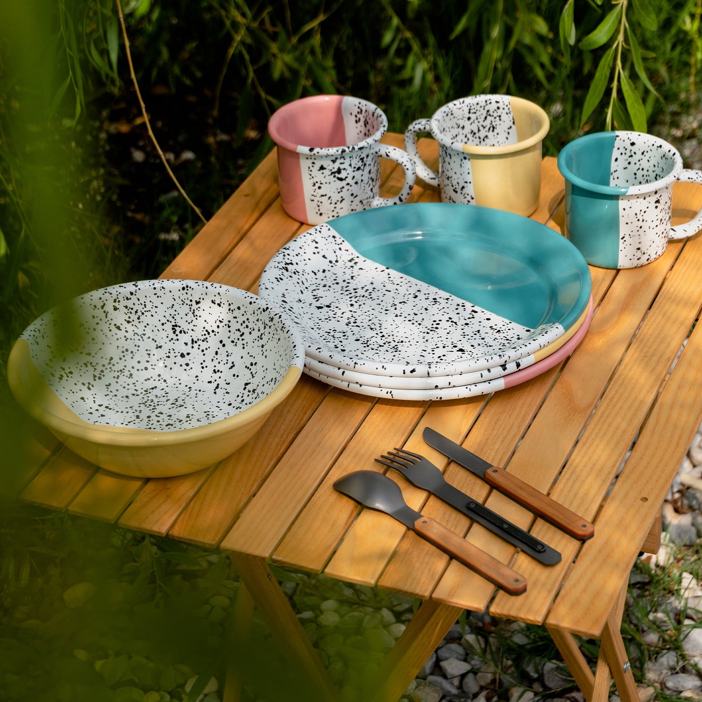 Emaille Campinggeschirr Set "Pop"