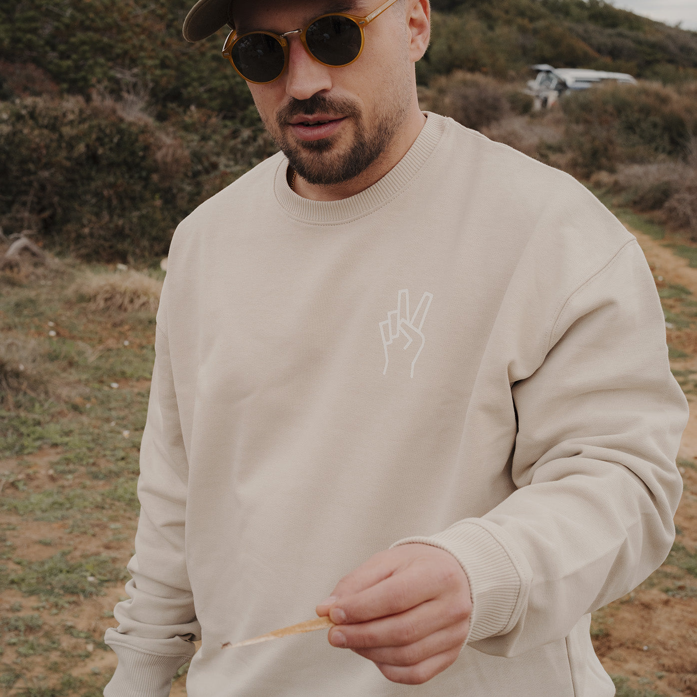 Peace Sweater Sand