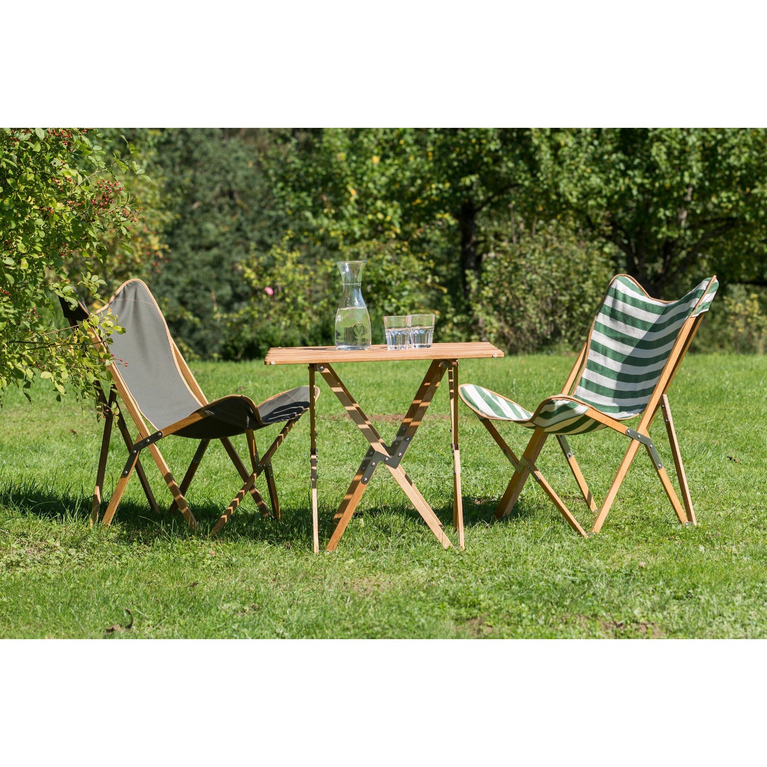 faltbare und nachhaltige campingstühle aus holz und segeltuch hergestellt in deutschland von kampier