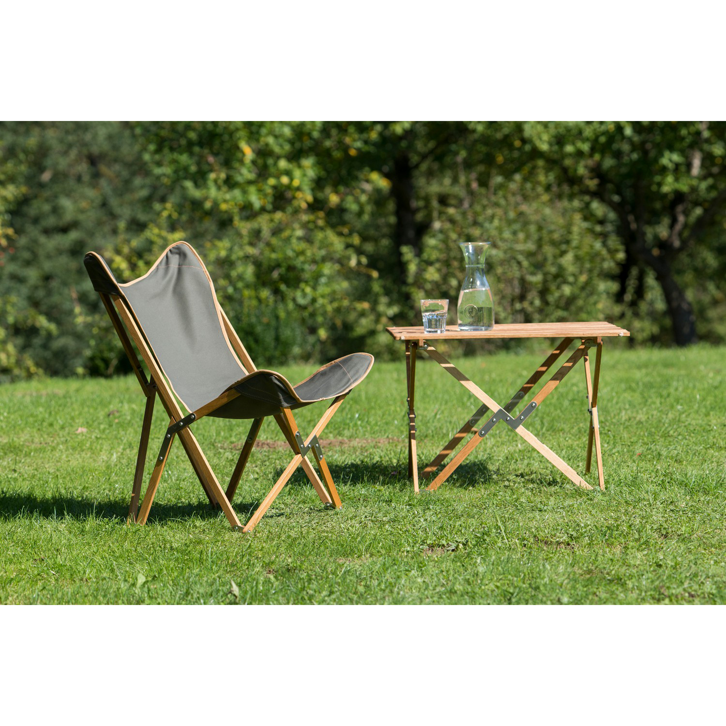 Beispielfoto nachhaltiger Campingstuhl mit Tisch aus Eiche