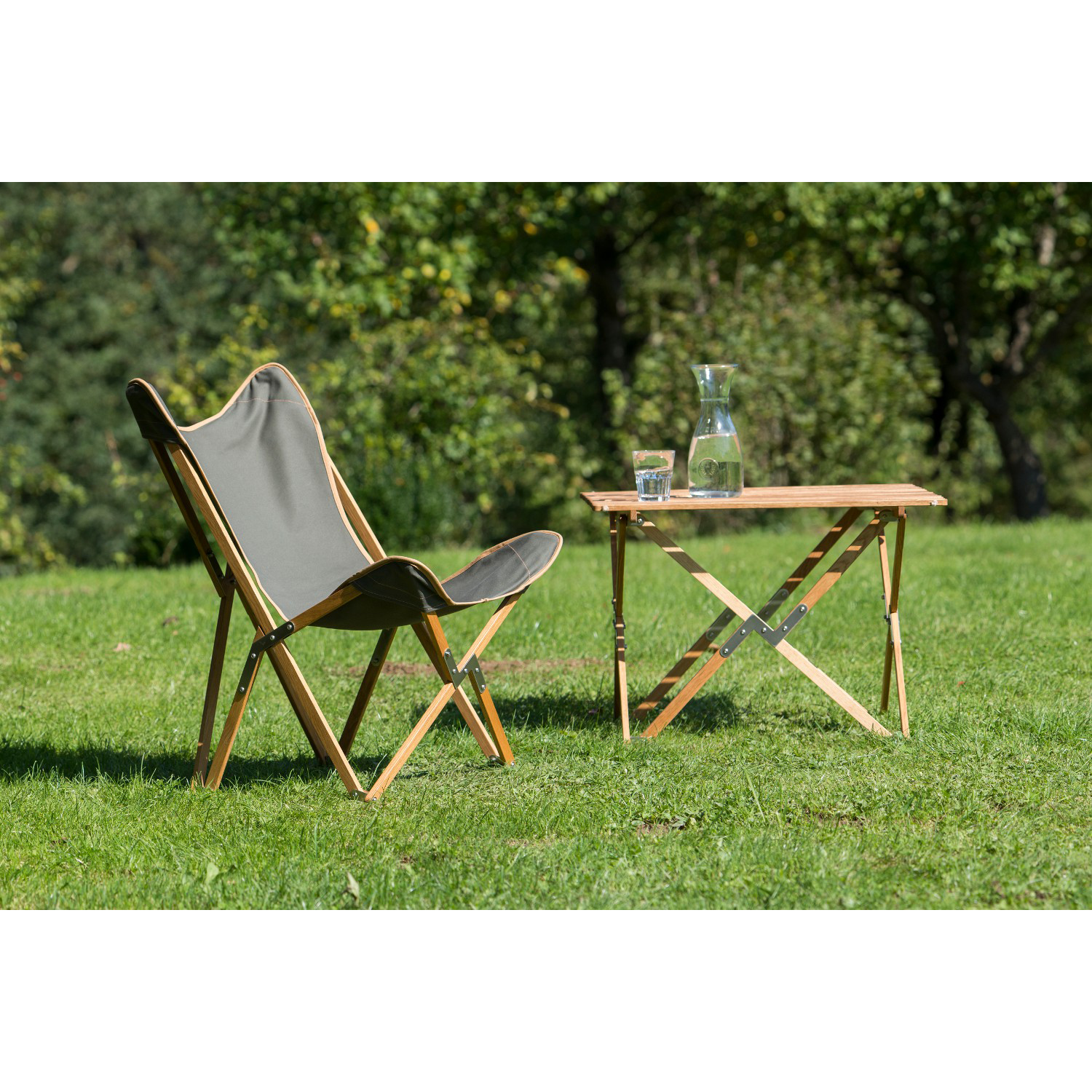 Beispielfoto nachhaltiger Campingstuhl mit Tisch aus Eiche