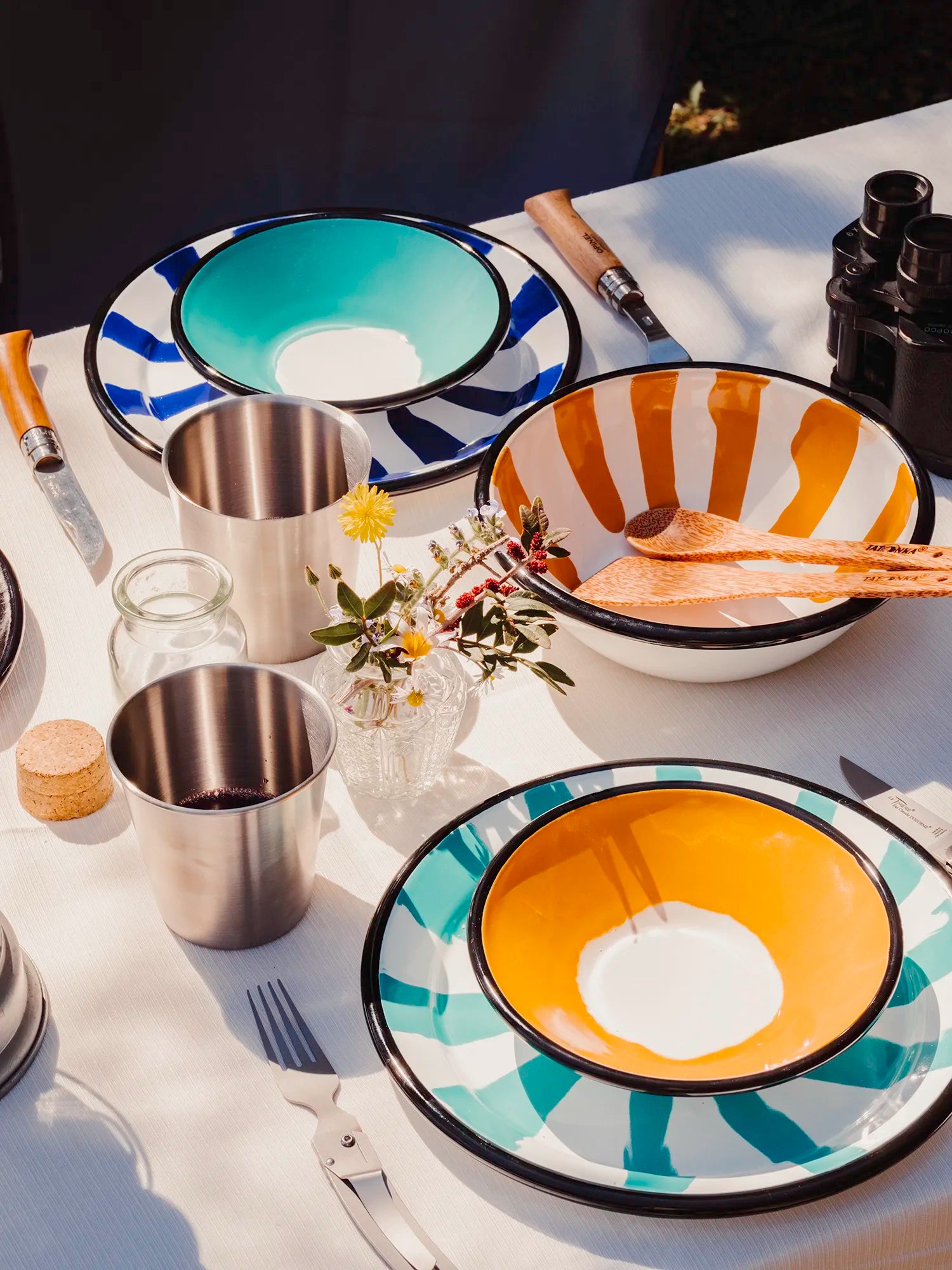 Emaille Geschirr Kollektion Color, Campinggeschirr ohne Melamin, ohne Schadstoffe in mediterranem Design