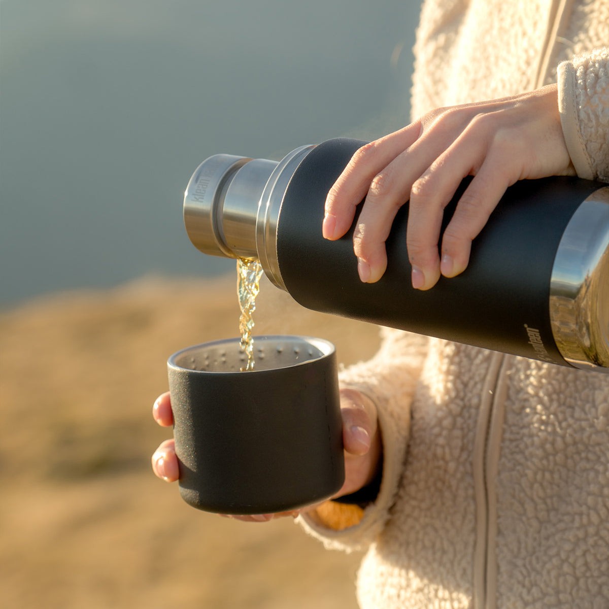 Thermoskanne Edelstahl mit Becher Klean Kanteen TKPro 750ml – ethicamper